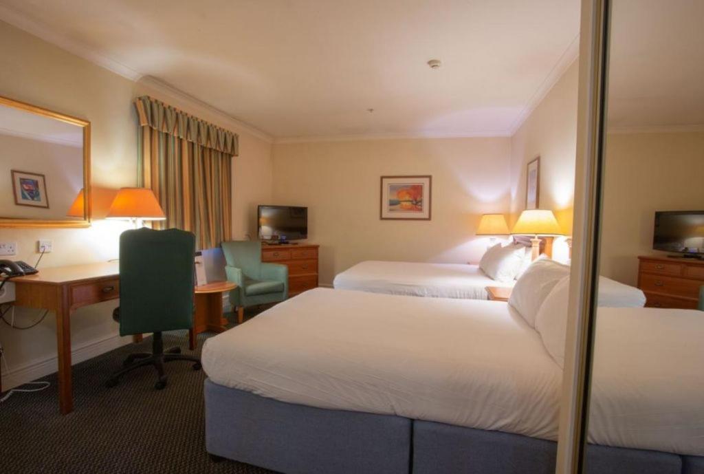 Tong Park Hotel Bagian luar foto